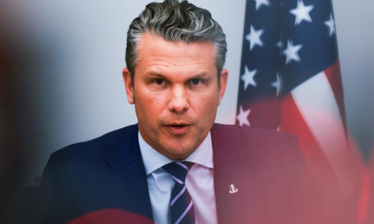 Хегсет: САЩ печелят войната срещу Иран "решително, опустошително и безмилостно"